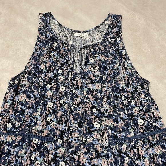 Maurice’s tunic length tank top - Picture 2 of 5